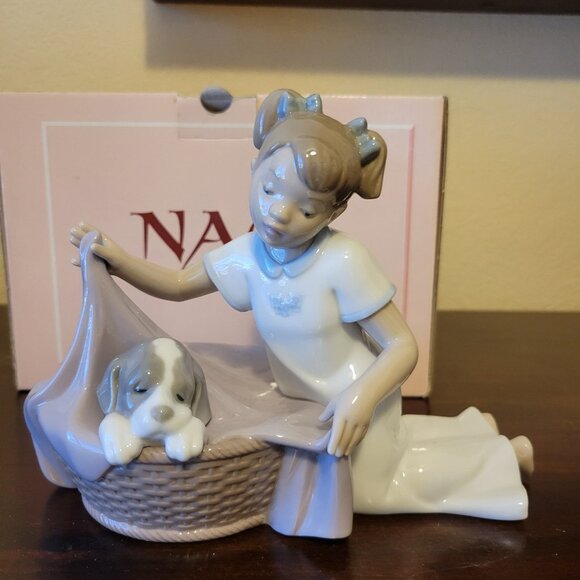 NAO by Lladro Figurine "It's Time to Sleep" Girl With Dog in Basket #1417 - Picture 1 of 9